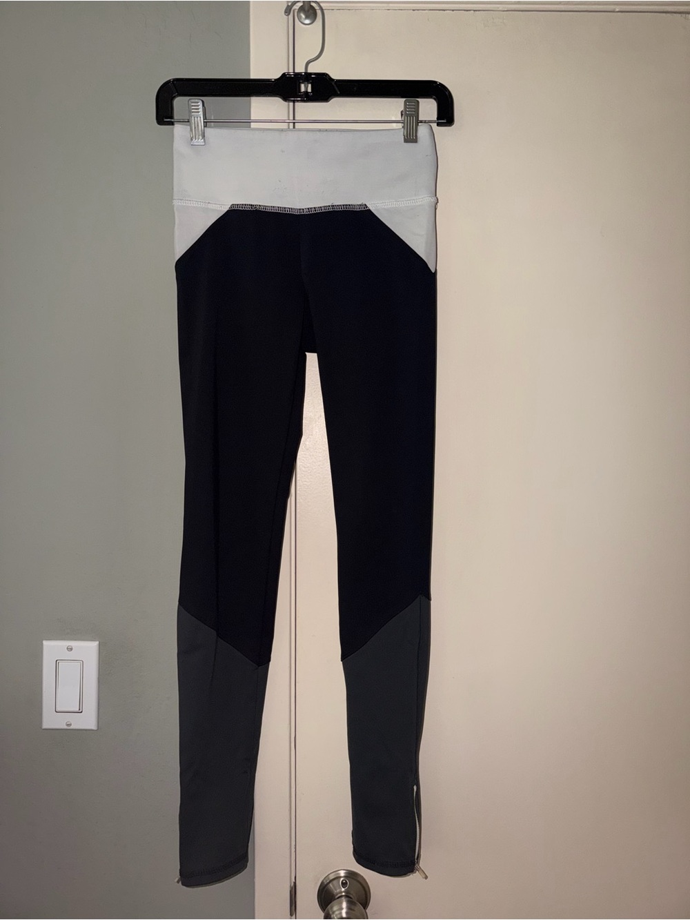 Peloton Women’s Colorblock Leggings - Black, Gray & Light Gray